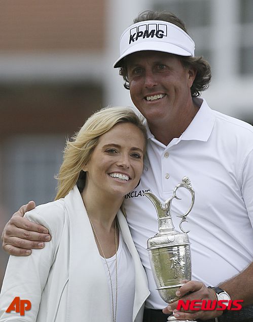 PGA]"필 미켈슨, 불법 스포츠 도박 연루" <ESPN>